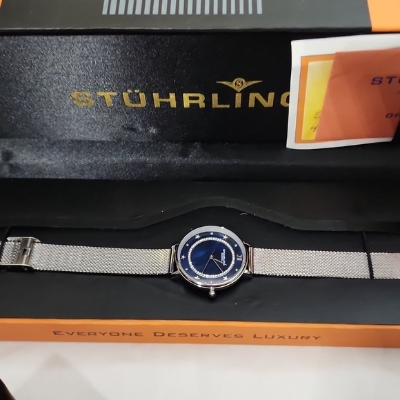 STUHRLING WOMAN\'S LUXURY WATCH